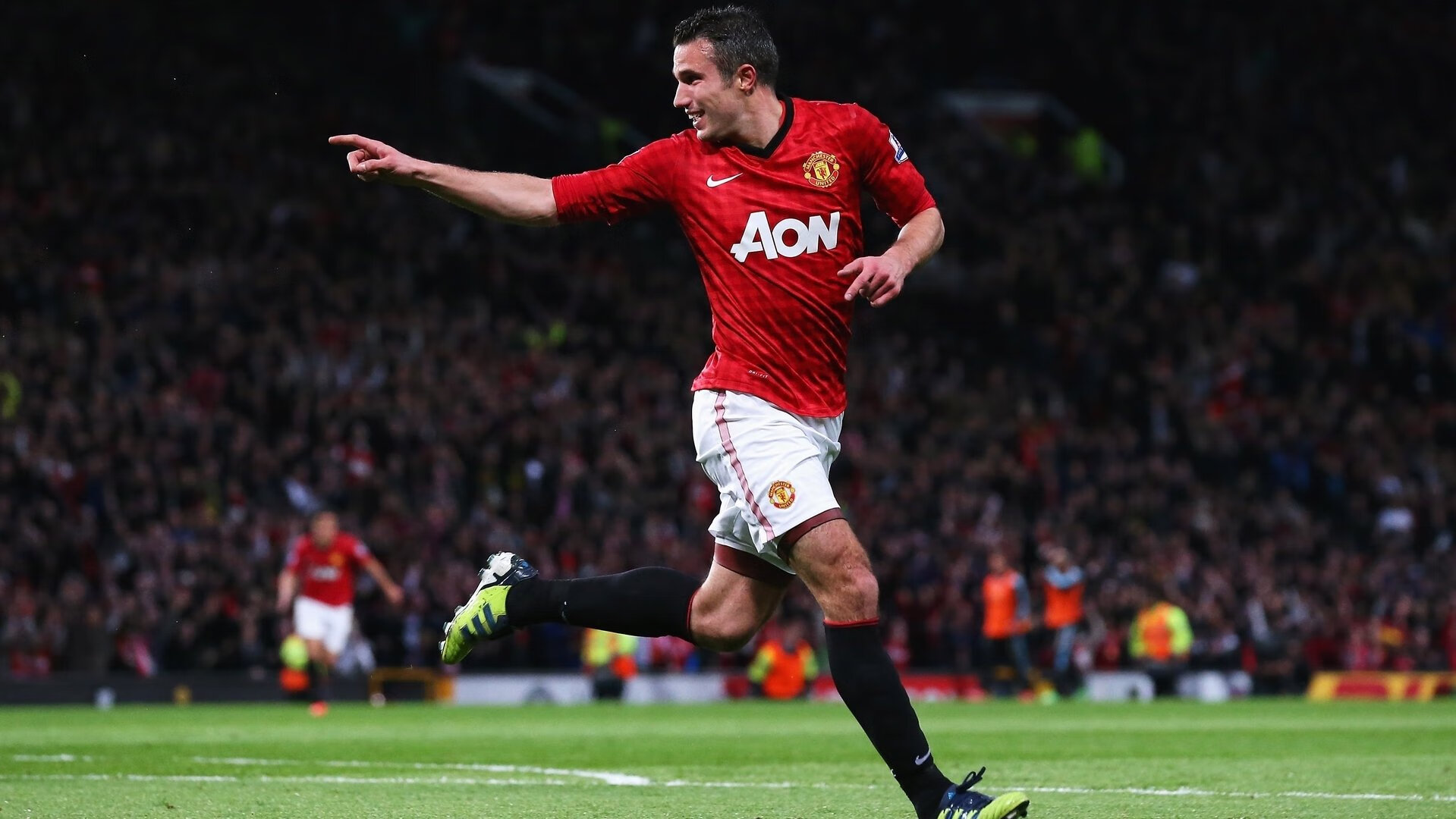 中国足球运动普及教育在中小学全面铺开，中国对足球教育重视了